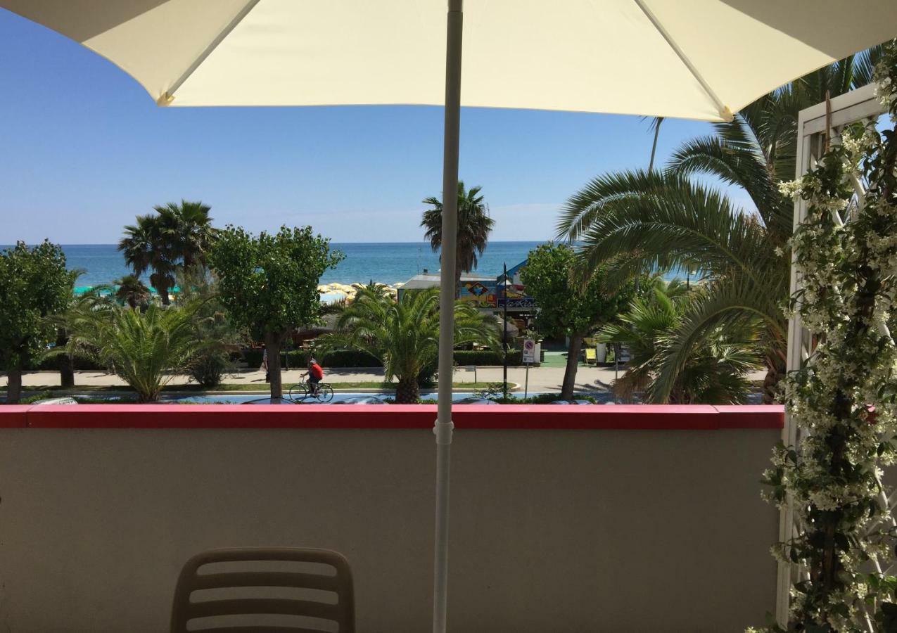 Sulmare Alba Adriatica Acomodação com café da manhã Exterior foto