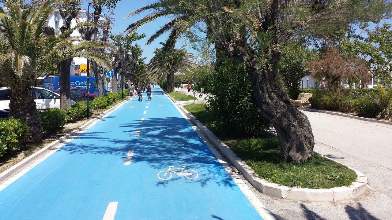 Sulmare Alba Adriatica Acomodação com café da manhã Exterior foto