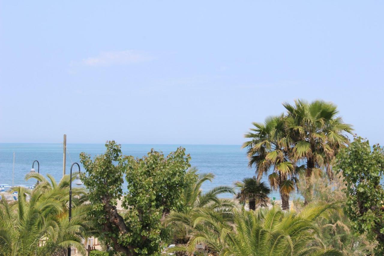 Sulmare Alba Adriatica Acomodação com café da manhã Exterior foto