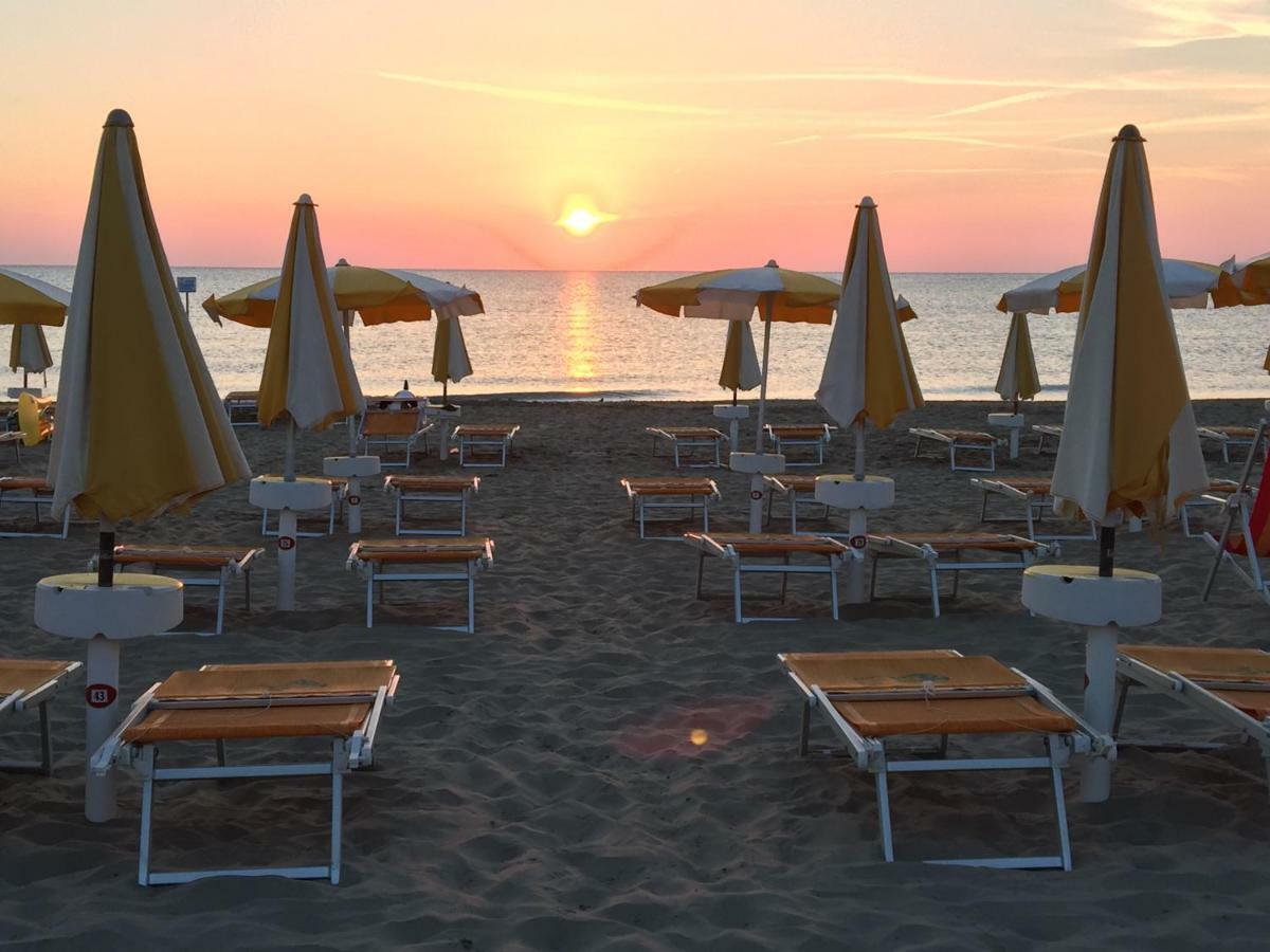 Sulmare Alba Adriatica Acomodação com café da manhã Exterior foto