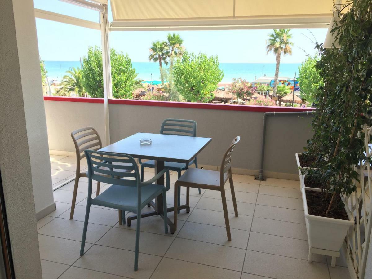 Sulmare Alba Adriatica Acomodação com café da manhã Exterior foto