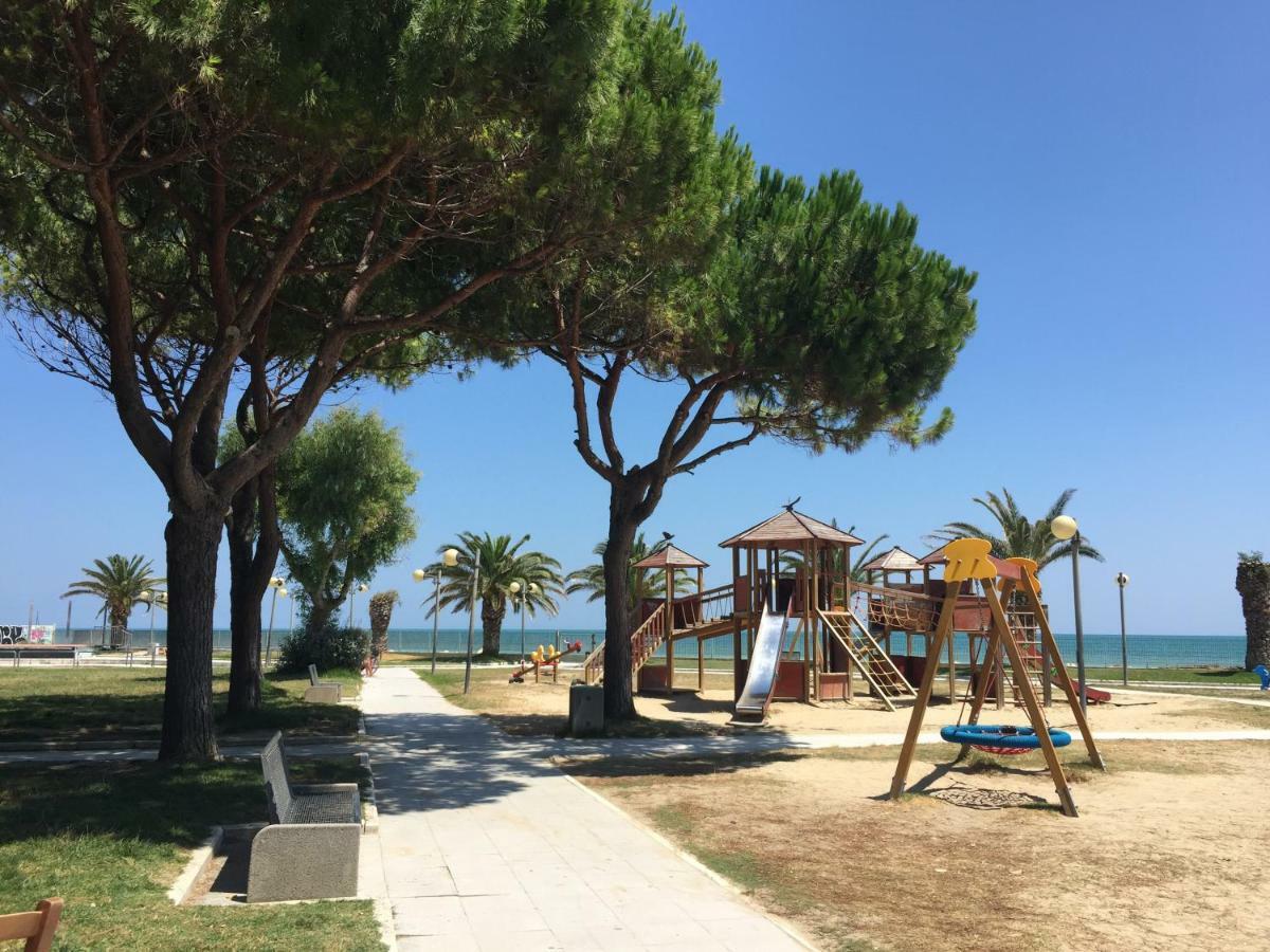 Sulmare Alba Adriatica Acomodação com café da manhã Exterior foto